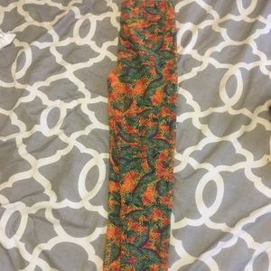 LulaRoe leggings.